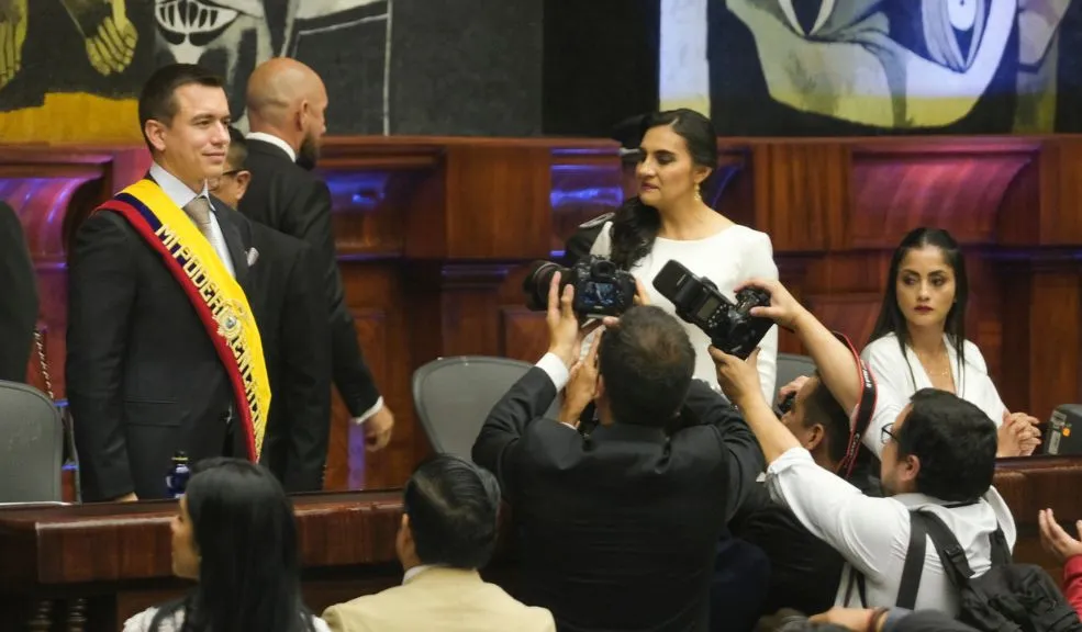 ¿Qué efecto tendrá en nuestra economía la guerra comercial con Ecuador? 1 ¿Qué efecto tendrá en nuestra economía la guerra comercial con Ecuador? La imposición de aranceles del 30 % a productos colombianos por parte de Ecuador podría afectar principalmente a los consumidores, mientras gremios y gobiernos buscan soluciones mediante el diálogo.