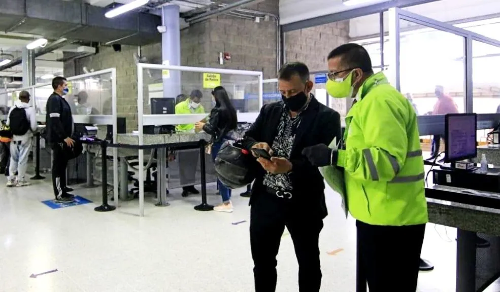 Motero, ¿ya tiene licencia? Movilidad actualiza tarifas para 2026 3 Motero, ¿ya tiene licencia? Movilidad actualiza tarifas para 2026 La Secretaría de Movilidad actualizó la tarifa de la licencia de conducción para moteros, quienes adelantan el trámite ante la autoridad de tránsito.