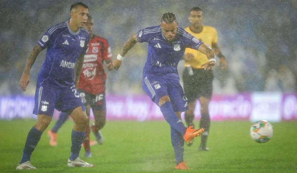 ¿A qué hora se reaunda el partido de Millonarios contra Medellín? Le contamos Debido al fuerte aguacero de la noche del domingo, el partido entre Millonarios y Medellín fue suspendido. El encuentro se reanudará esta tarde; aquí le contamos el horario programado.