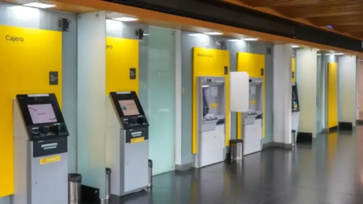 Algunos servicios de Bancolombia quedaron inhabilitados esta noche 2 Algunos servicios de Bancolombia quedaron inhabilitados esta noche Los canales digitales de Bancolombia nuevamente presentaron fallas durante la noche de este miércoles 25 de febrero y la entidad financiera informó que los servicios no se restablecerán pronto.