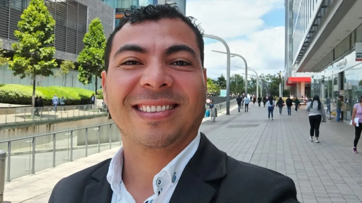 Apareció con vida Andrés Vásquez, candidato al Senado secuestrado Fue encontrado sano y salvo el candidato al Senado por el partido Conservador Andrés Vásquez, quien fue reportado desaparecido en la noche del miércoles.