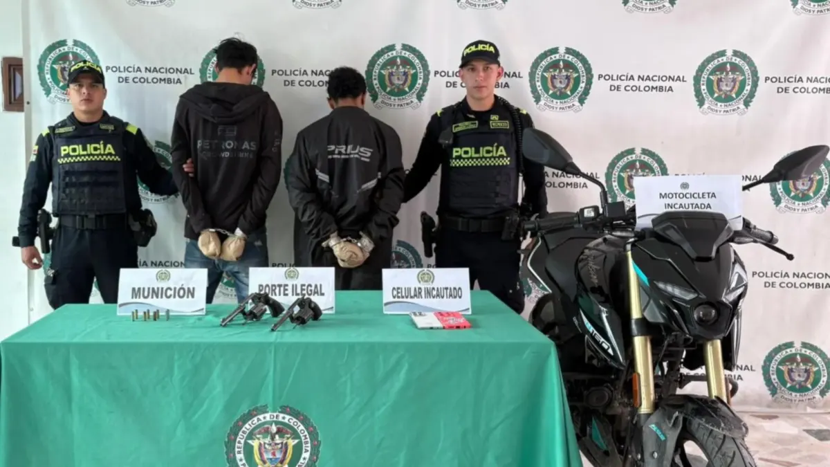 En Kennedy: capturan a dos hombres señalados de un homicidio a bala La Policía Metropolitana de Bogotá logró la captura de dos hombres vinculados a un ataque sicarial ocurrido recientemente en la localidad de Kennedy.