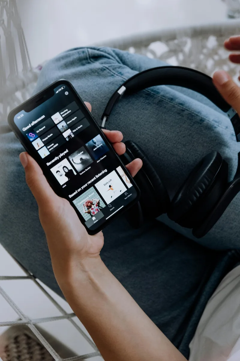 Alerta por una nueva amenaza con páginas falsas de Spotify Ciberdelincuentes están explotando fallos en los sitios web de pymes de la región para alojar páginas falsas de Spotify.