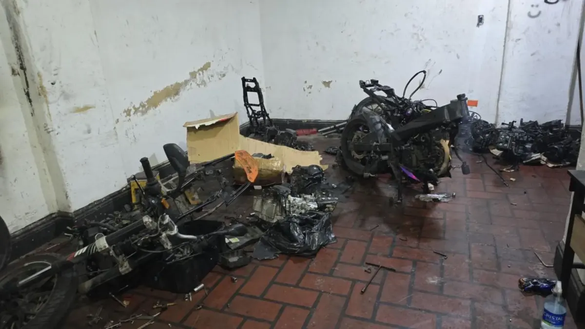 Cayó desguazadero de motos en Los Mártires hay ocho capturados