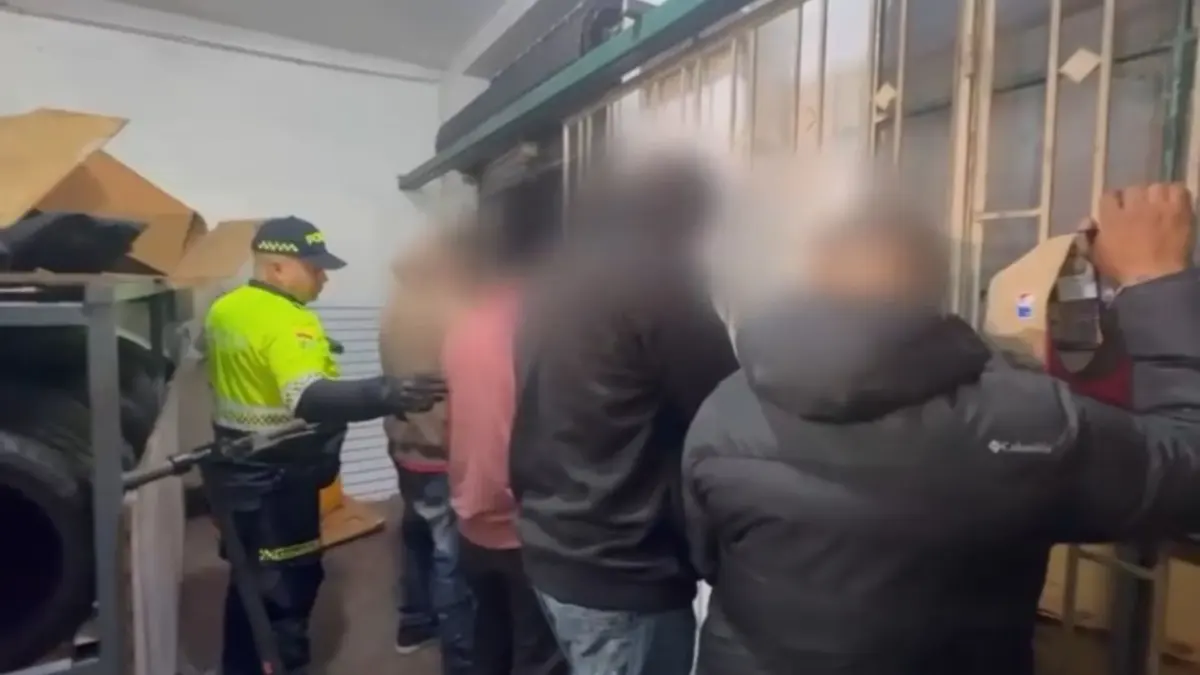 Cayó desguazadero de motos en Los Mártires: hay ocho capturados 3 Cayó desguazadero de motos en Los Mártires hay ocho capturados