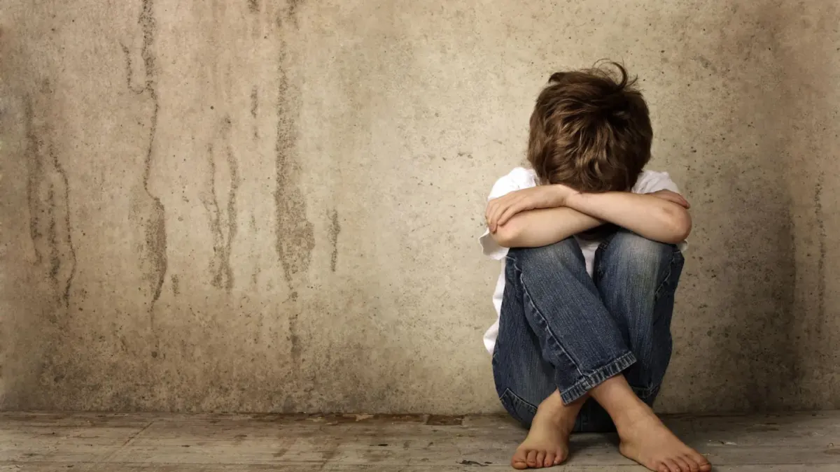Chapinero: padrastro habría abusado de dos menores Entre el miedo, el dolor y el silencio institucional, una madre denuncia el abuso sexual del cual habrían sido víctimas su hijo e hija, de tan solo 8 y 7 años, a manos de su padrastro.