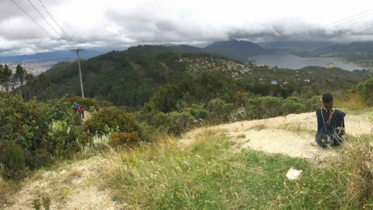 Conecte con la naturaleza y conozca Bogotá: caminatas gratis Las personas interesadas en respirar aire puro y conectar con la naturaleza a través de la caminata deberán inscribirse para poder asistir.