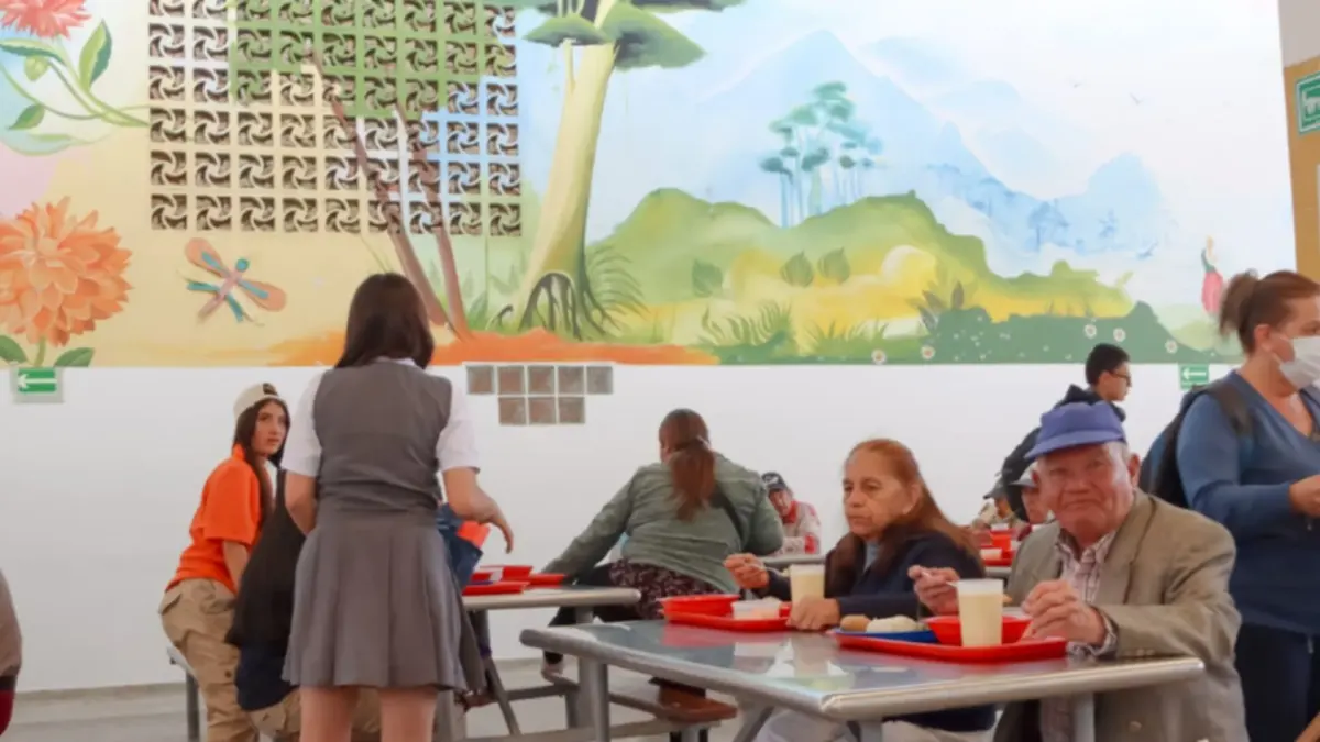 Distrito habilitará 17 nuevos comedores comunitarios El Distrito pondrá en funcionamiento 17 nuevos comedores comunitarios este año, que se sumarán a los 22 ya entregados, ampliando la atención a población vulnerable y fortaleciendo la lucha contra el hambre en Bogotá.