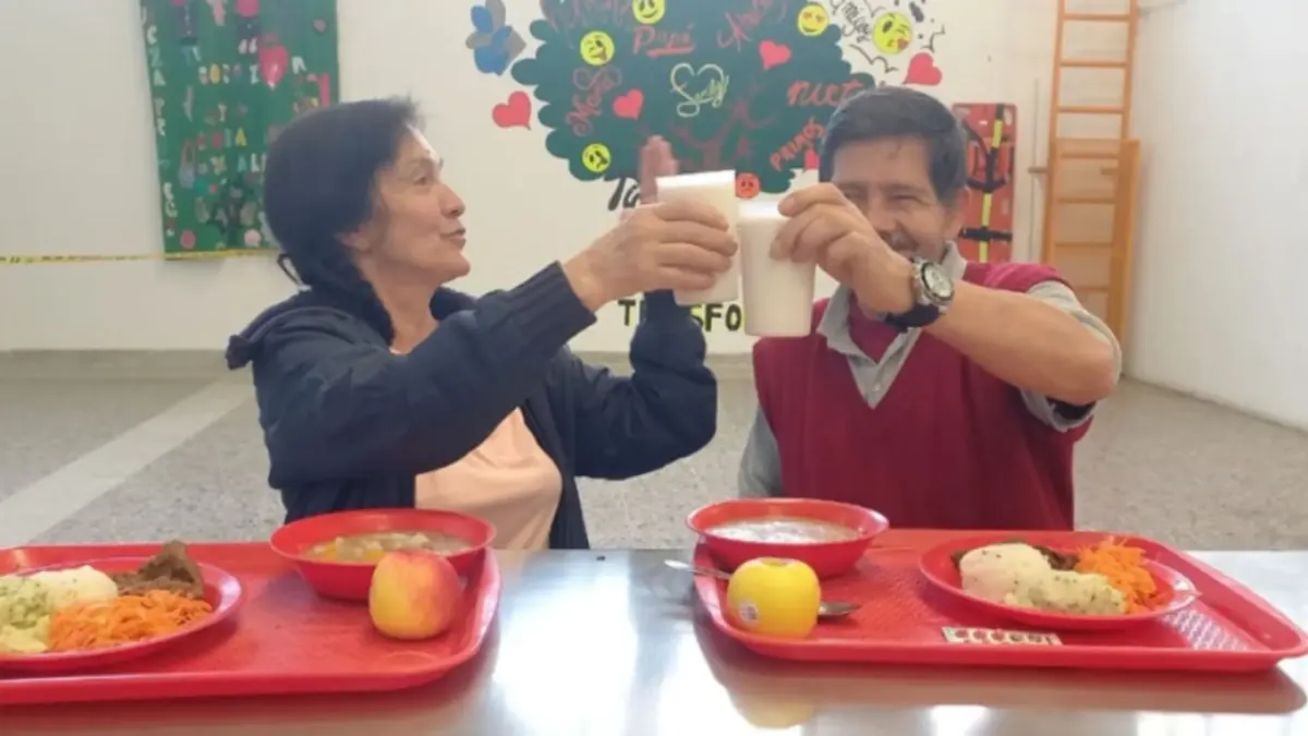 Distrito habilitará 17 nuevos comedores comunitarios El Distrito pondrá en funcionamiento 17 nuevos comedores comunitarios este año, que se sumarán a los 22 ya entregados, ampliando la atención a población vulnerable y fortaleciendo la lucha contra el hambre en Bogotá.