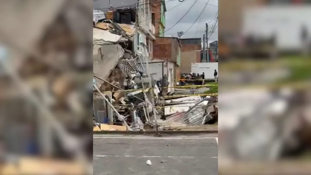 En Kennedy: casa se derrumba en el barrio Roma En las últimas horas se presentó el derrumbe parcial de una estructura en el barrio Roma, en la localidad de Kennedy.