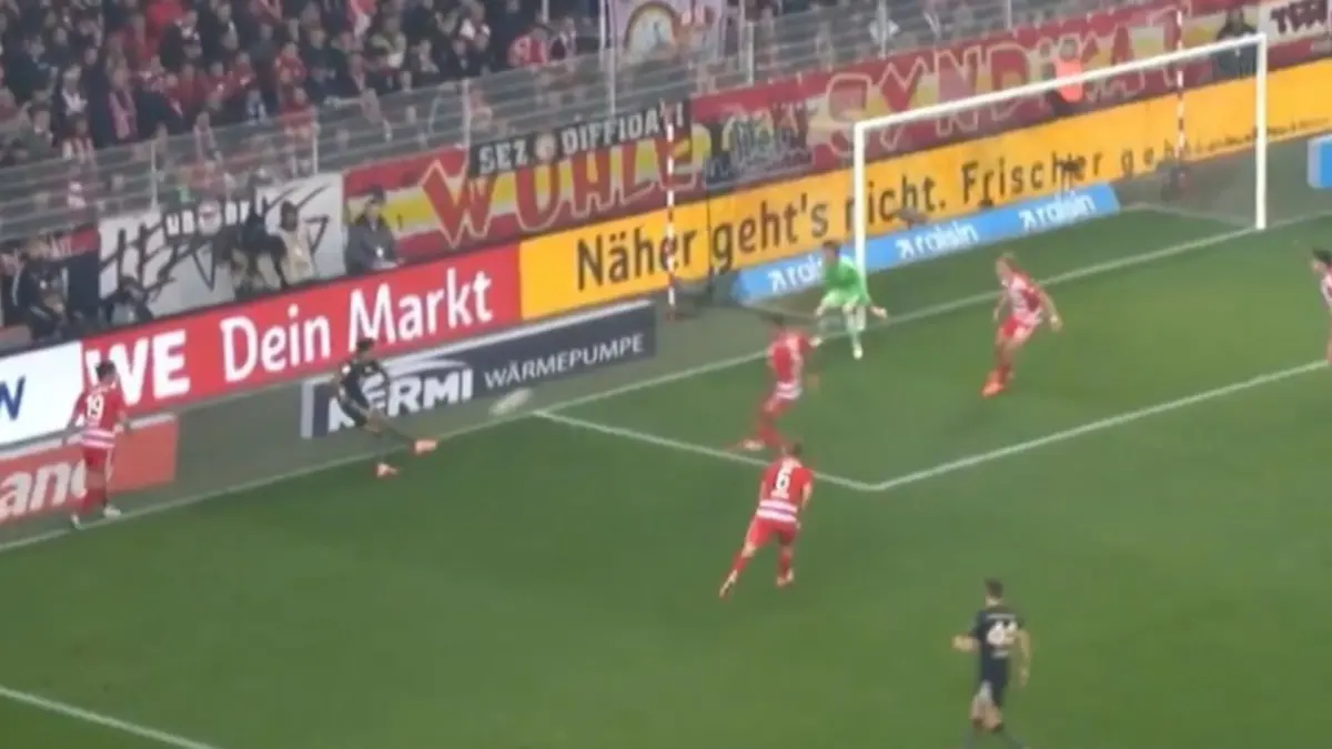 EN VIDEO: ¡Qué grande! Luis Díaz marcó el mejor gol del 2025 en la Bundesliga 1 EN VIDEO: ¡Qué grande! Luis Díaz marcó el mejor gol del 2025 en la Bundesliga El atacante colombiano Luis Díaz marcó con el Bayern Múnich el mejor gol de 2025 en la Bundesliga. “No puedo creer que lo haya marcado yo”, afirmó tras ser galardonado.