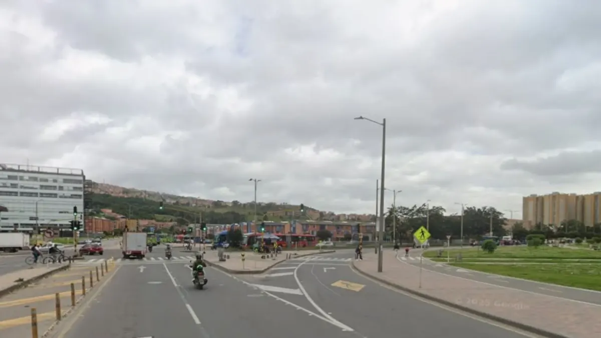 En Bosa: denuncian red informal que estaría cortando y robando cabello 5 En Bosa: denuncian red informal que estaría cortando y robando cabello Según testimonios ciudadanos, grupos de personas estarían abordando a mujeres con la supuesta intención de comprarles el cabello; sin embargo, ante la negativa de las víctimas, la propuesta deriva en agresiones físicas.