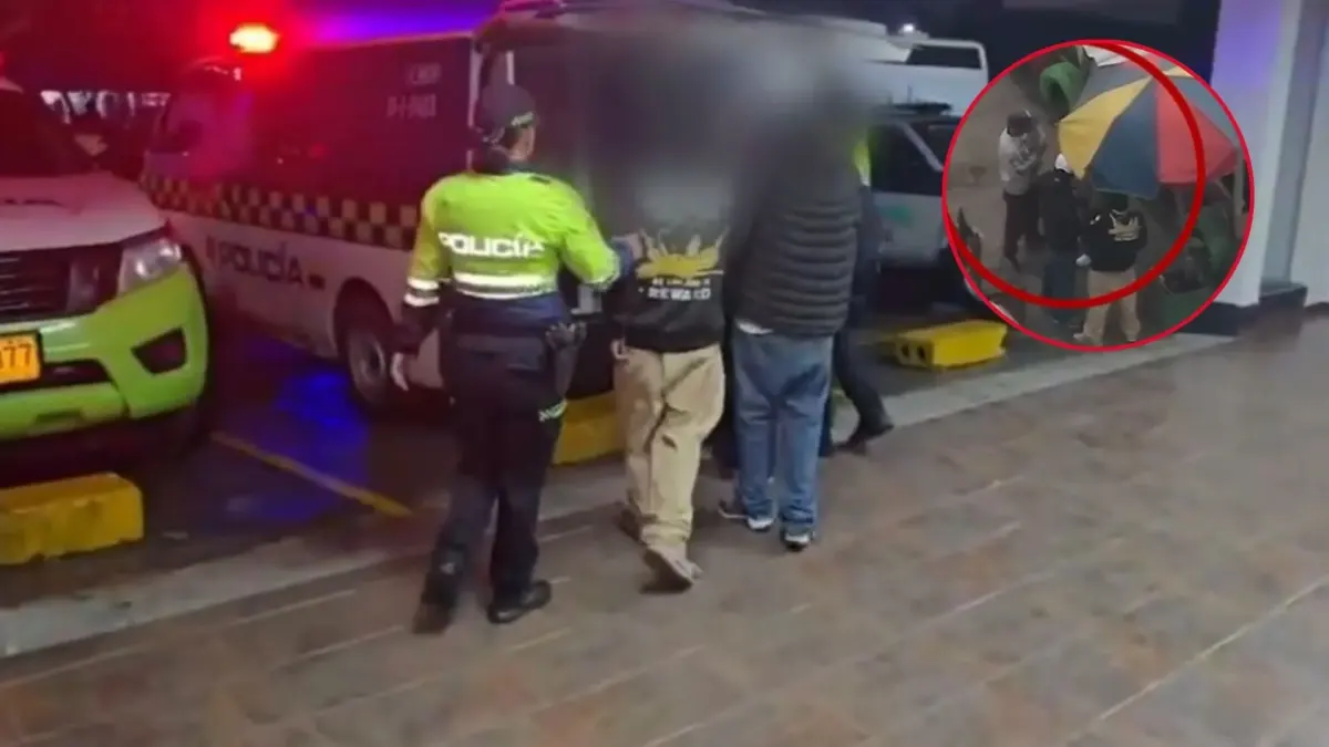 En Tunjuelito: cinco jíbaros fueron capturados tras ser pillados por un dron La Policía Metropolitana de Bogotá logró la captura de cinco hombres en el barrio San Benito. La intervención fue posible gracias al Sistema Aéreo Remotamente Tripulado (SIART).