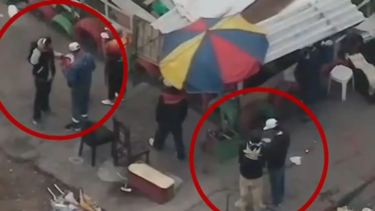 En Tunjuelito: cinco jíbaros fueron capturados tras ser pillados por un dron 1 En Tunjuelito: cinco jíbaros fueron capturados tras ser pillados por un dron La Policía Metropolitana de Bogotá logró la captura de cinco hombres en el barrio San Benito. La intervención fue posible gracias al Sistema Aéreo Remotamente Tripulado (SIART).