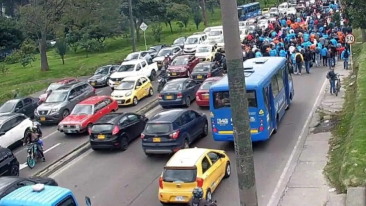 En vivo: así avanzan las manifestaciones este jueves 19 de febrero 2 En vivo: así avanzan las manifestaciones este jueves 19 de febrero En Bogotá y en el país se llevarán a cabo manifestaciones convocadas por el Gobierno Nacional en defensa del salario mínimo vital, después de que el Consejo de Estado lo suspendiera provisionalmente. Conozca el minuto a minuto del desarrollo de esta jornada.