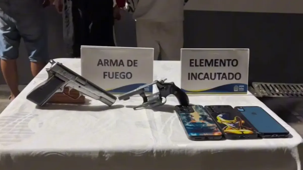 Facatativá: capturaron a tres presuntos atracadores venezolanos 1 Facatativá: capturaron a tres presuntos atracadores venezolanos En las últimas horas fueron capturados tres ciudadanos venezolanos que venían azotando a los comerciantes de Facatativá mediante atracos. Uno de ellos tenía una orden de captura vigente en Bogotá.