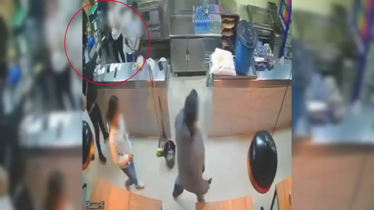 Fontibón: reincidente fue capturado por hurto en un restaurante Un hombre que ingresó violentamente a un establecimiento comercial ubicado en el barrio Modelia, en la localidad de Fontibón, fue capturado en flagrancia por las autoridades, quienes confirmaron que ya tenía antecedentes por hurto.