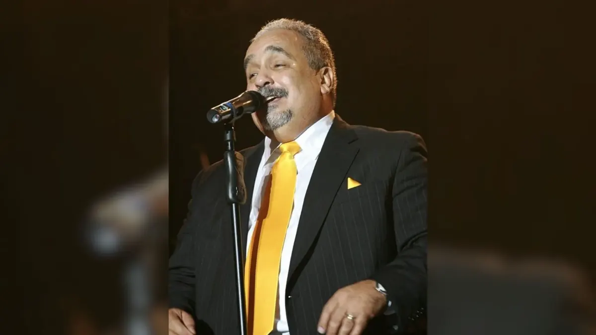 Hospitalizan al maestro Willie Colón en Nueva York El ícono de la salsa Willie Colón fue ingresado por problemas respiratorios. Su estado genera preocupación en el mundo musical.