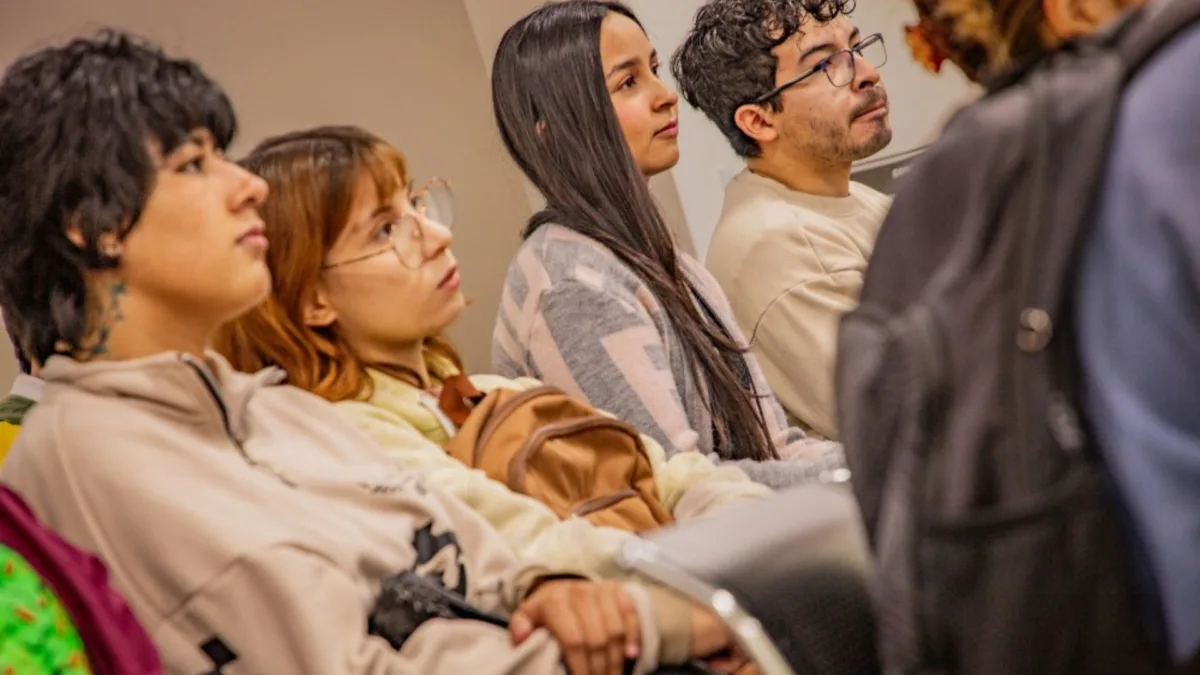 Inscríbase, asista y acceda a uno de los 17.000 empleos que se ofertan 1 Inscríbase, asista y acceda a uno de los 17.000 empleos que se ofertan A la capital llega la ‘Megaferia de Empleo’, en la cual estarán disponibles 17.000 vacantes el próximo 19 de febrero. Recuerde que, para poder asistir, debe inscribirse previamente.