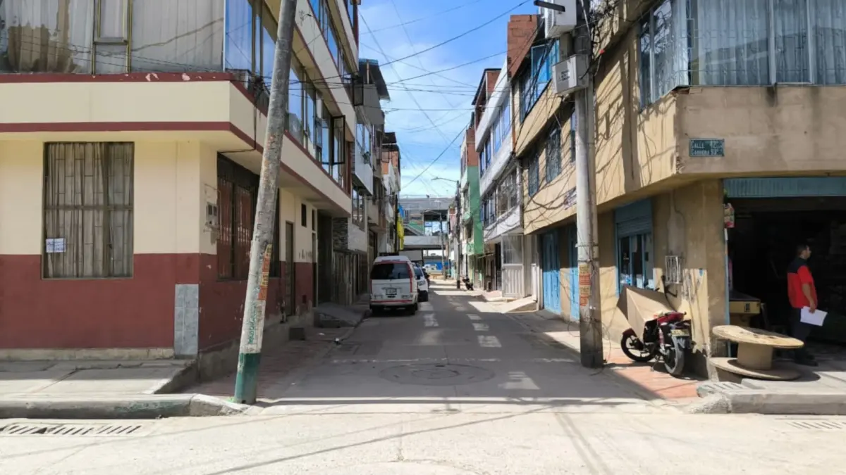 Kennedy: asesinaron a Wilson al atardecer en Dindalito Wilson Arbey Arias Soler fue asesinado en plena vía pública en el barrio Dindalito, en la localidad de Kennedy. La Policía capturó a dos presuntos responsables luego de una persecución.