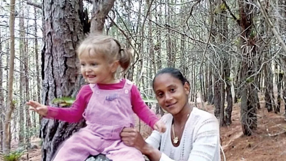 Kennedy: mamá de Sara Sofía rompió el silencio y entregó una nueva versión Cinco años después de ser enviada a prisión, Carolina Galván, condenada a 42 años por el delito de desaparición forzada agravada de su hija Sara Sofía Galván, rompió el silencio y entregó su versión de lo ocurrido.