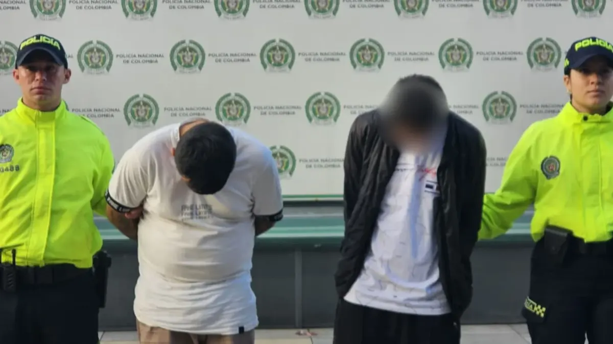 Lanzan cartel de los más buscados para cazar a los demás ‘Pumas’ 1 Lanzan cartel de los más buscados para cazar a los demás ‘Pumas’ La Policía Nacional puso a circular el cartel de los más buscados de una banda conocida como los ‘Pumas’, de los cuales ya capturaron a dos de sus integrantes. Las autoridades invitan a la comunidad a brindar cualquier información que permita dar con la captura de los otros cuatro hombres.