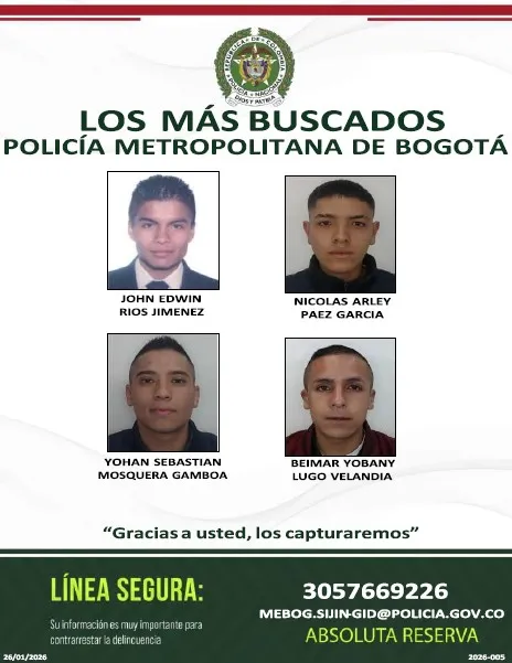 Lanzan cartel de los más buscados para cazar a los demás ‘Pumas’ 2 Lanzan cartel de los más buscados para cazar a los demás ‘Pumas’ La Policía Nacional puso a circular el cartel de los más buscados de una banda conocida como los ‘Pumas’, de los cuales ya capturaron a dos de sus integrantes. Las autoridades invitan a la comunidad a brindar cualquier información que permita dar con la captura de los otros cuatro hombres.