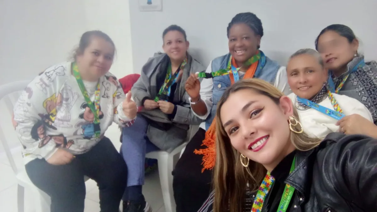 María Cristina quiere llevar la voz del autismo al Congreso María Cristina es una madre que transformó el diagnóstico de TEA de su hijo en una causa de vida. Con determinación ha logrado acompañar a 770 personas y sus familias en la búsqueda de una vida más digna. Ahora quiere llegar a la Cámara de Representantes para ampliar esa lucha y defender, desde el Congreso, los derechos de quienes viven con autismo.