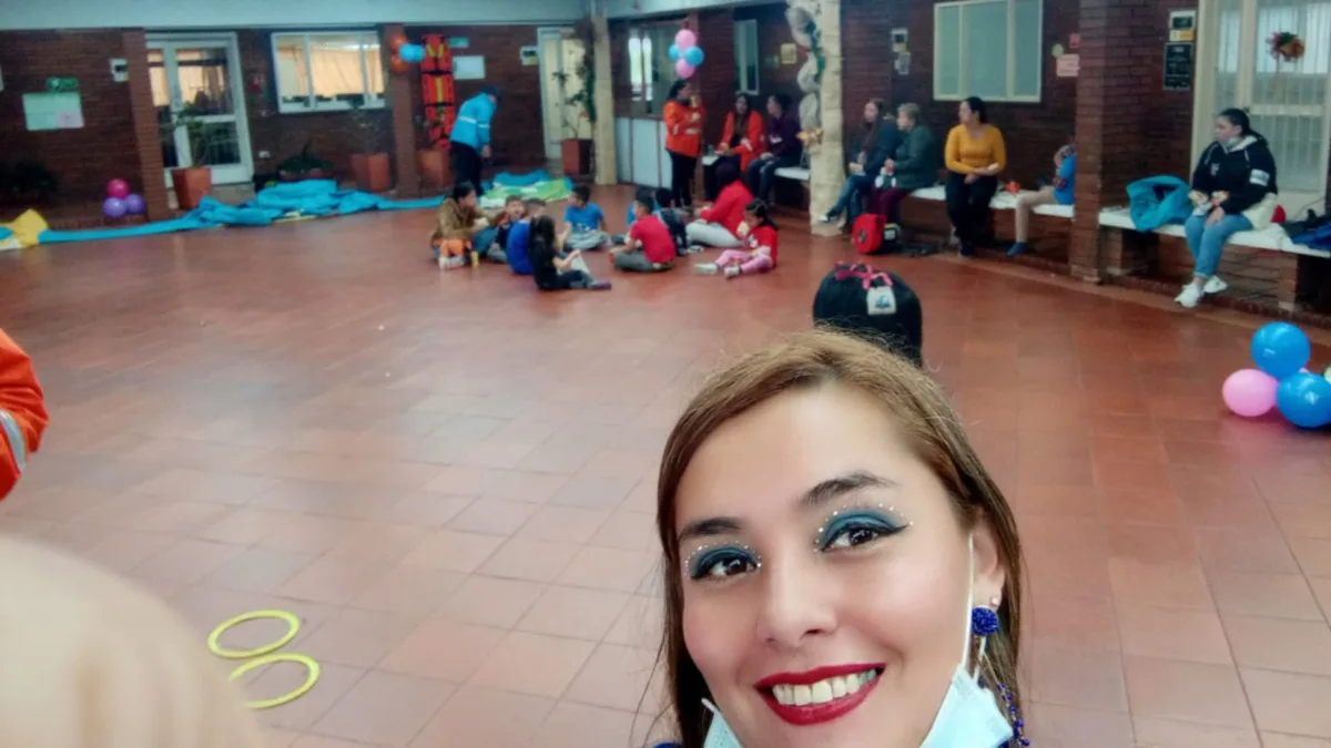 María Cristina quiere llevar la voz del autismo al Congreso María Cristina es una madre que transformó el diagnóstico de TEA de su hijo en una causa de vida. Con determinación ha logrado acompañar a 770 personas y sus familias en la búsqueda de una vida más digna. Ahora quiere llegar a la Cámara de Representantes para ampliar esa lucha y defender, desde el Congreso, los derechos de quienes viven con autismo.