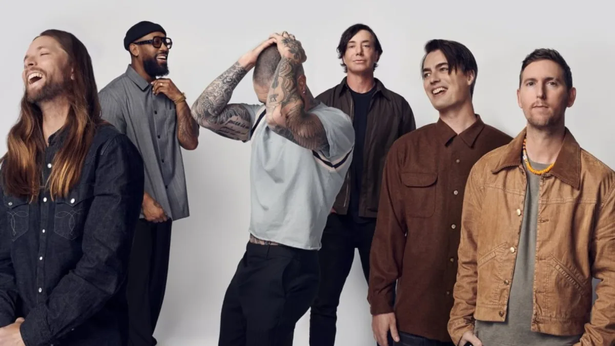 Maroon 5 estará por tercera vez en Colombia La temporada de grandes conciertos en Colombia sigue tomando fuerza y ahora suma el esperado regreso de Maroon 5. La exitosa banda estadounidense vuelve al país para reencontrarse con un público que ha convertido sus canciones en parte de la banda sonora de toda una generación.