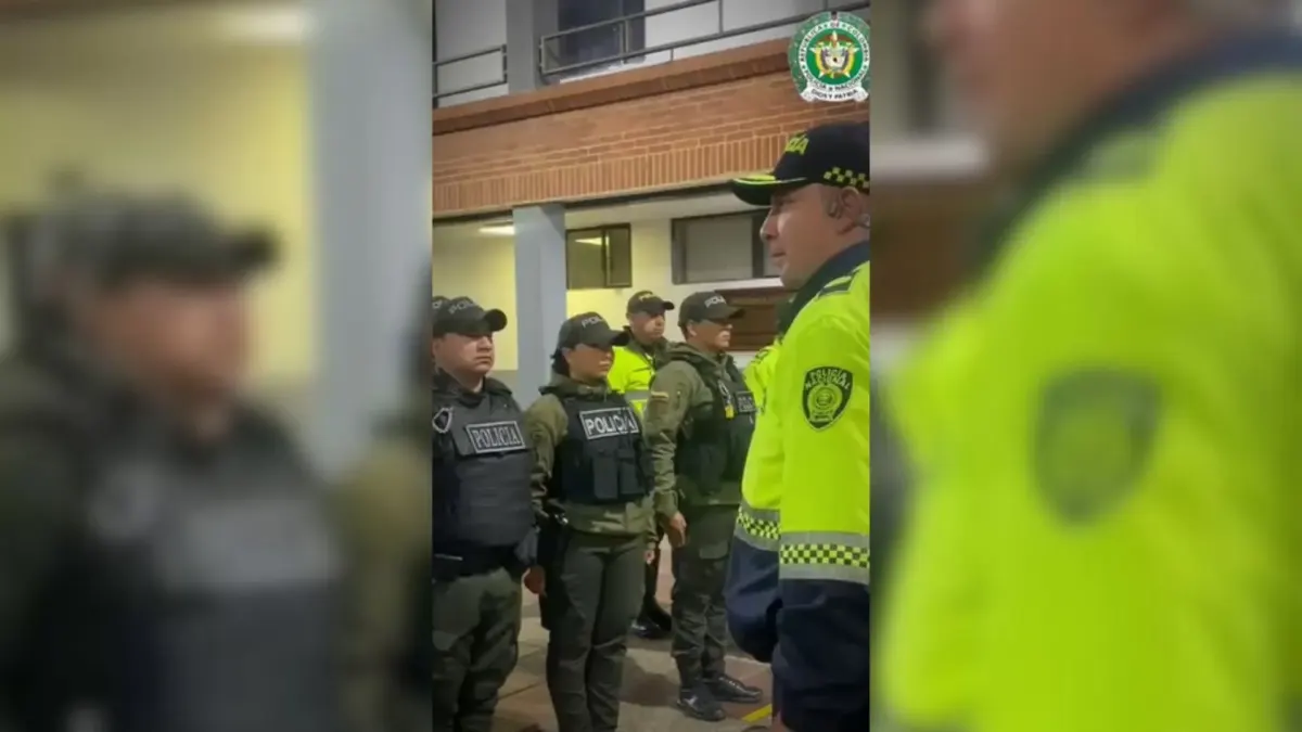 Bares de Bosa fueron sorprendidos por megatoma: varios terminaron sellados Una megatoma se desplegó en las últimas horas en los barrios Piamonte y La Libertad, en la localidad de Bosa, como respuesta a reiteradas quejas ciudadanas por riñas y alteraciones al orden público.