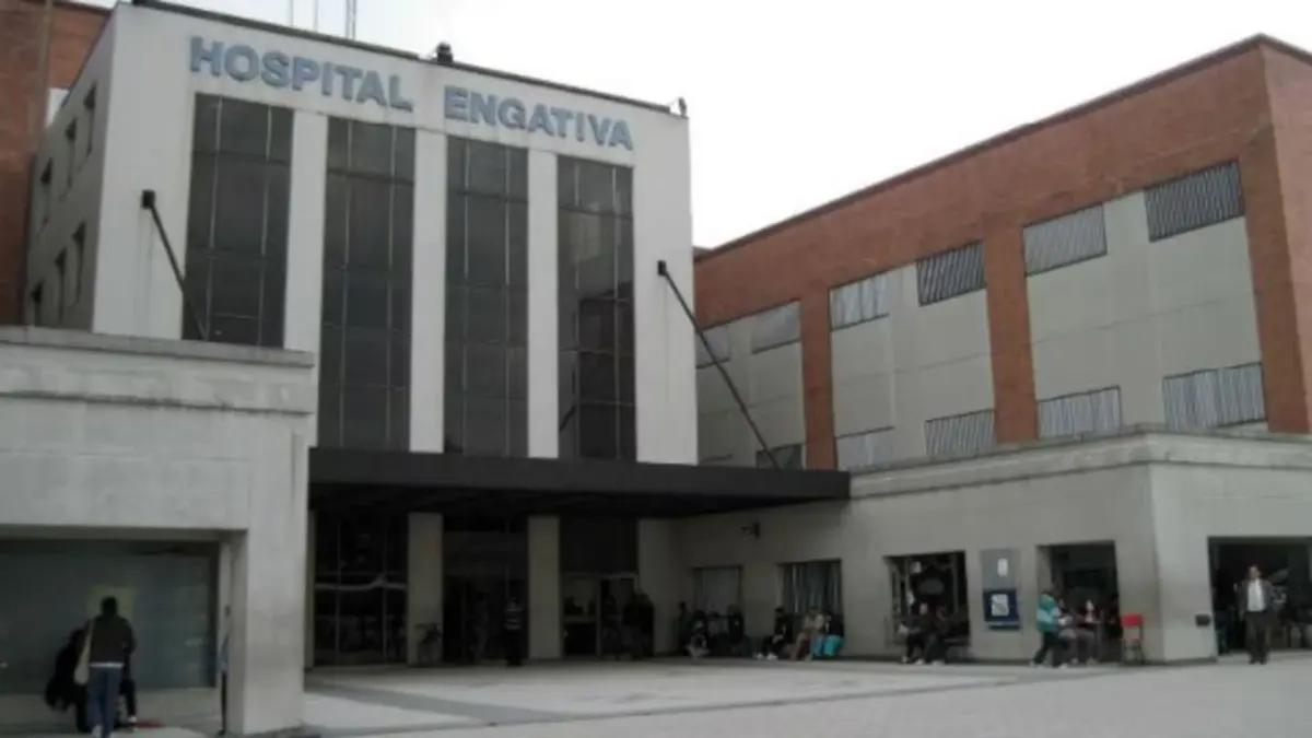 Menor cayó desde un sexto piso en Bosa, Policía investiga 2 Menor cayó desde un sexto piso en Bosa, Policía investiga Un niño cayó desde un sexto piso en un conjunto residencial del barrio Villa Javier, en la localidad de Bosa, al sur de Bogotá, y permanece bajo atención médica mientras las autoridades investigan lo ocurrido.
