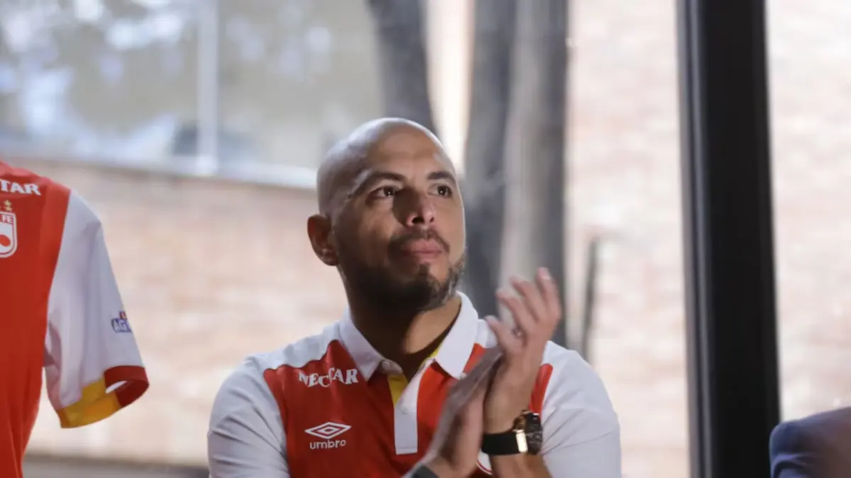Ómar Pérez, ídolo de Santa Fe, está hospitalizado: sufrió un infarto Ómar Pérez, máximo ídolo de Independiente Santa Fe, fue ingresado de urgencia en la Clínica Marly tras sufrir un infarto. A continuación, presentamos el reporte médico sobre su estado de salud.
