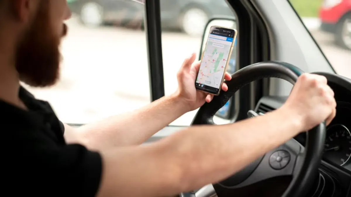 Proyecto de ley busca prohibir las plataformas de transporte en Colombia 1 Proyecto de ley busca prohibir las plataformas de transporte en Colombia El futuro de la movilidad digital en Colombia enfrenta su desafío más crítico tras la radicación de un ambicioso proyecto de ley en el Senado.