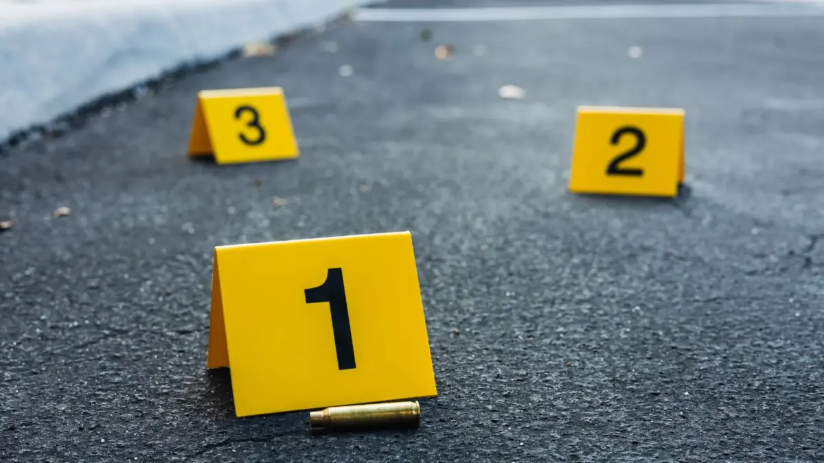 Puente Aranda: un muerto en ataque sicarial en Primavera Occidental Un hombre fue asesinado a una cuadra de la vía principal del barrio Primavera Occidental, junto a la Parroquia San Bernabé Apóstol, en Puente Aranda.