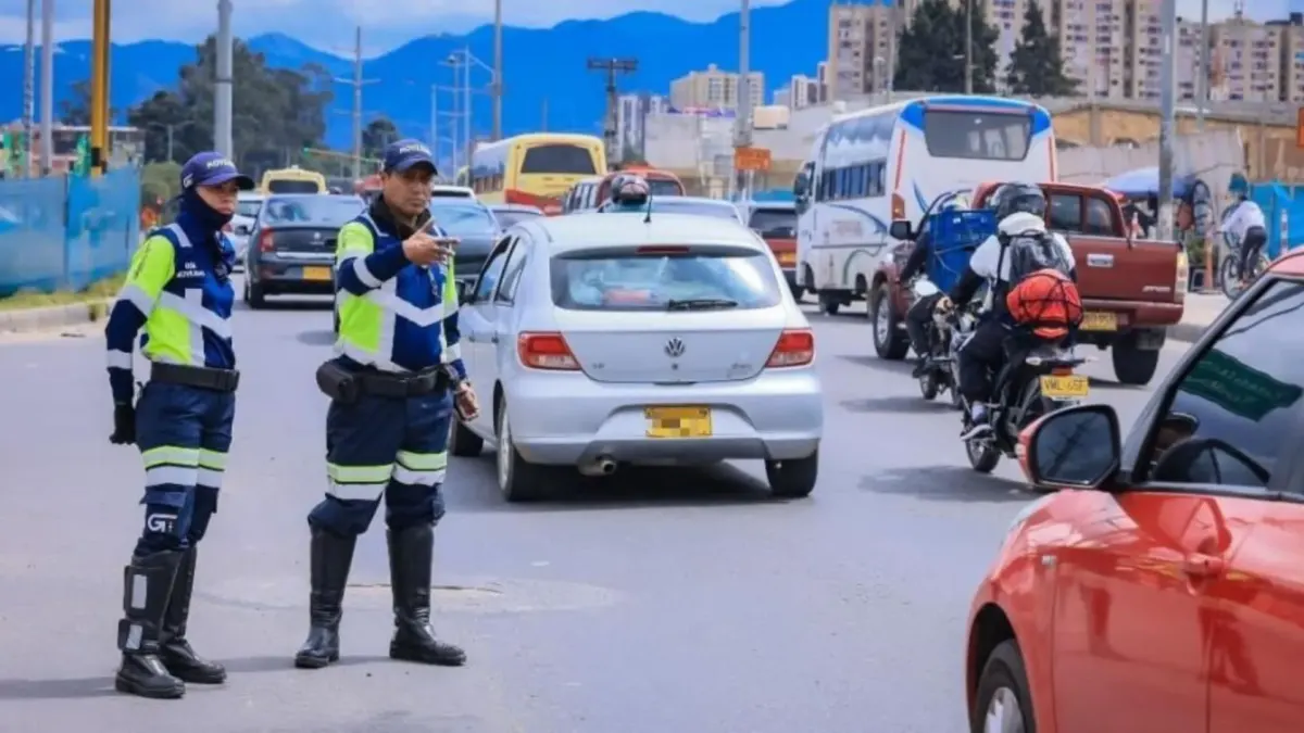 Lo que debe saber del Día sin Carro y Sin Moto para este 5 de febrero Este jueves 5 de febrero de 2026, Bogotá vivirá una nueva jornada de Día sin Carro y Sin Moto, con restricción para vehículos particulares durante 16 horas. Conozca los horarios, las excepciones y cómo movilizarse en la ciudad.