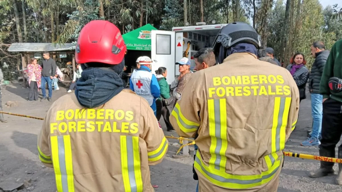 Rescatan los dos últimos cuerpos de mineros atrapados en socavón en Guachetá Equipos de socorro y autoridades rescataron este sábado los dos últimos cuerpos de los seis mineros que fallecieron al interior de la mina 'Mata Siete', ubicada en zona rural del municipio de Guachetá (Cundinamarca).