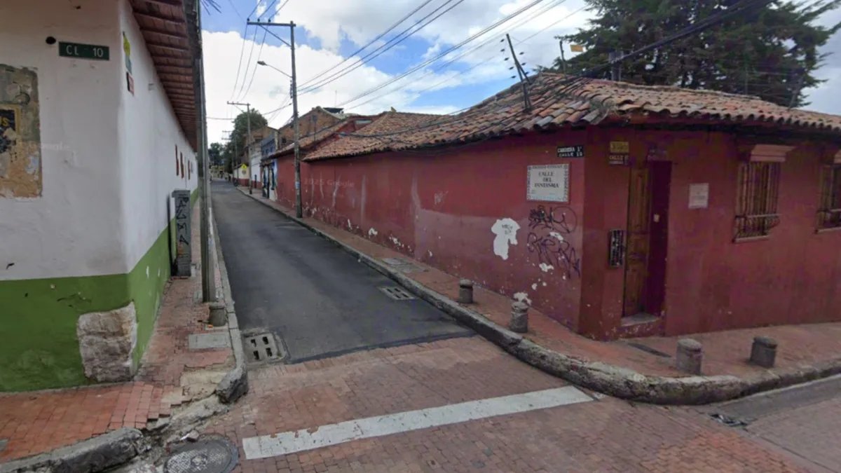 Santa Fe: asesinaron a un menor que habría intentado defender a su hermana 1 Santa Fe: asesinaron a un menor que habría intentado defender a su hermana El eco de un grito de auxilio rompió la tranquilidad de la noche en el barrio Egipto, en la localidad de Santa Fe. Un adolescente de 15 años perdió la vida tras ser atacado con un arma cortopunzante.