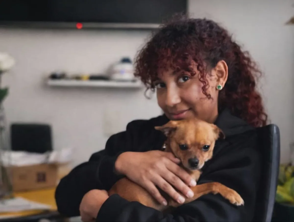 Señalado del feminicidio de Laura quedó libre Un profundo sentimiento de rechazo y desprotección rodea el proceso judicial por la muerte de Laura Valentina Lozano Torres, la joven de 21 años hallada sin vida en un apartamento.