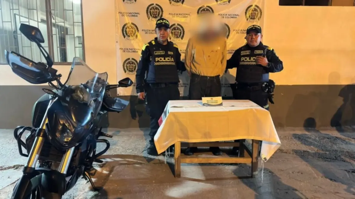 Soacha: judicializados cuatro hombres por hurto violento de motocicletas 2 Soacha: judicializados cuatro hombres por hurto violento de motocicletas Los cuatro hombres fueron capturados en flagrancia en el vecino municipio de Soacha, luego de cometer el hurto de motocicletas en hechos independientes.