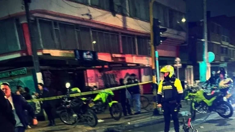 Tragedia en Kennedy mujer muere tras colisión entre motos (2)