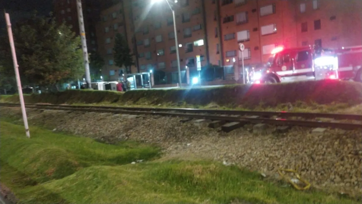 Tremendo trancón en Usaquén: se volcó una ambulancia Una ambulancia se volcó en la localidad de Usaquén a la altura de la carrera 9 con calle 131A cuando en la capital estaba a punto de amanecer. A la hora se sigue registrando tremendo trancón por el cierre de los carriles.