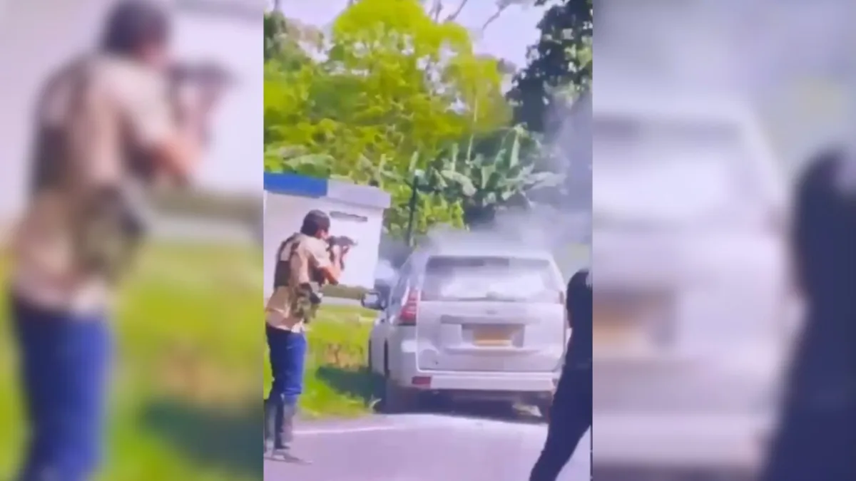 Video: brutal atentado contra el esquema de seguridad del senador Jairo Castellanos El equipo de trabajo del senador Jairo Castellanos reveló la existencia de un video que evidencia la crudeza del ataque armado contra el vehículo en el que se desplazaban sus escoltas, hecho en el que dos de ellos habrían perdido la vida.