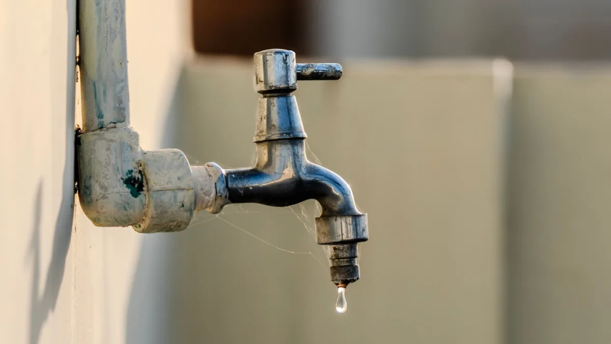 Cortes de agua entre el 9 y el 13 de febrero: estos son los barrios afectados 3 Cortes de agua entre el 9 y el 13 de febrero: estos son los barrios afectados Prográmese para los cortes de agua que el Acueducto de Bogotá realizará entre el 9 y el 13 de febrero del 2026, debido a obras de reparación y mantenimiento en las redes de distribución de varios sectores de la ciudad.
