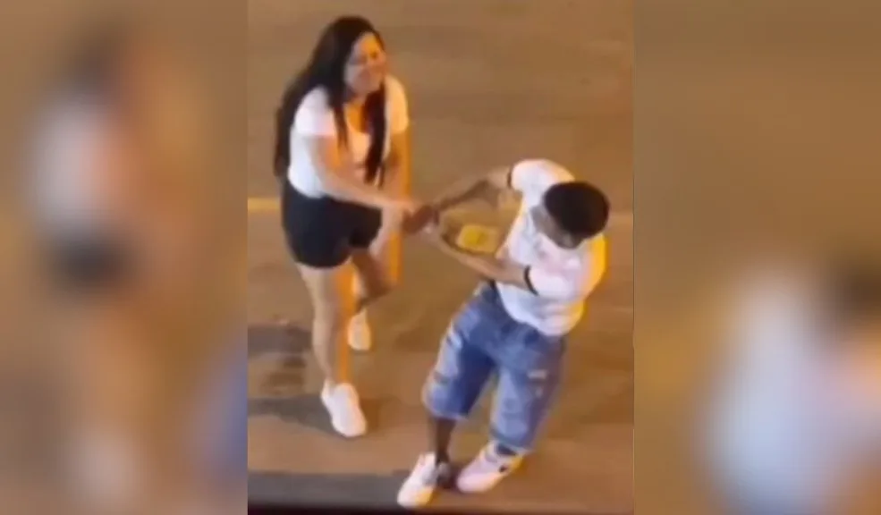 EN VIDEO: hombre que agredía a su pareja quedó inconsciente tras ser noqueado en plena vía pública 1 video