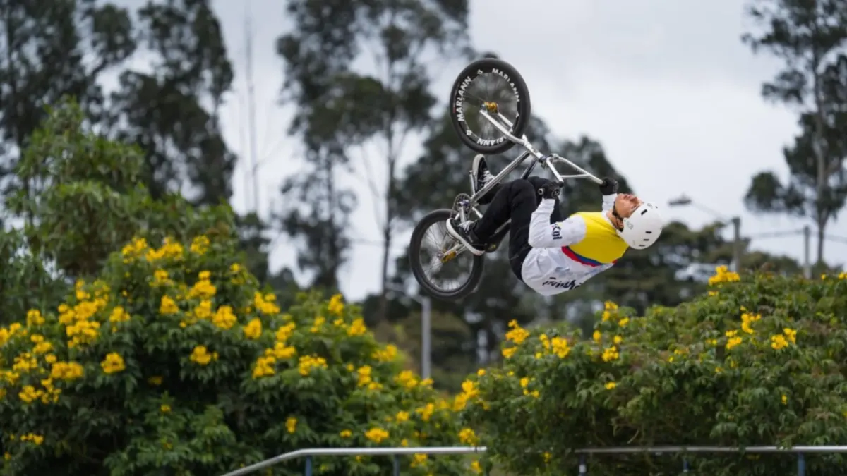 ¡Aliste los pedales! Llega la rodada más grande de BMX Freestyle Este domingo, la localidad de Suba se convierte en el epicentro del BMX freestyle en Bogotá, con la rodada más grande del país que conectará el Parque La Gaitana con el CEFE Fontanar del Río.