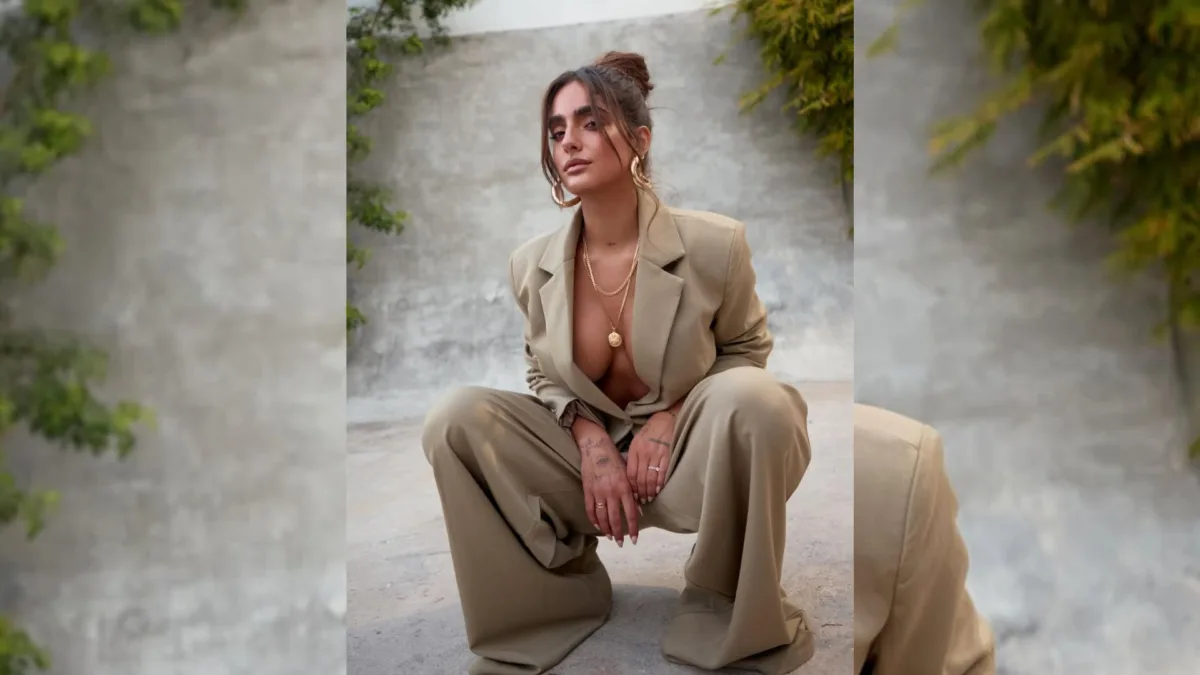 ¡Lo tenía bien oculto! Isabella Ladera será madre por segunda vez La creadora de contenido Isabella Ladera compartió en redes sociales que será madre por segunda vez. Aunque algunos seguidores ya lo sospechaban, otros se sorprendieron por lo avanzado de su embarazo.
