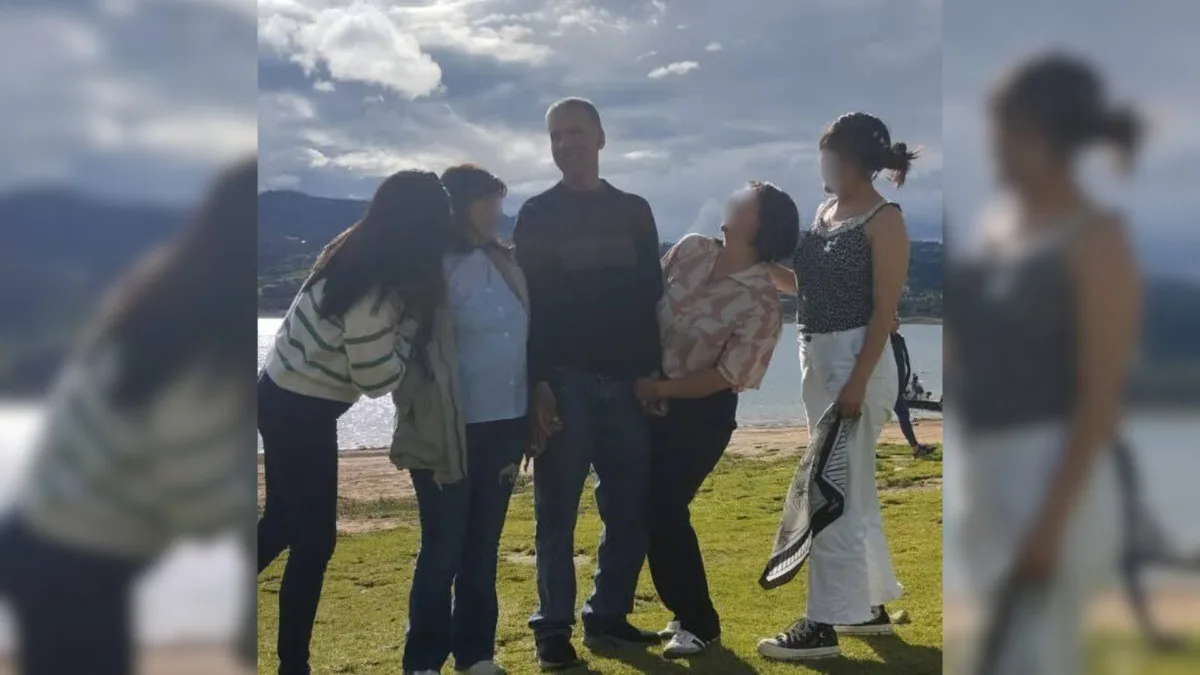 ¿Quién responde por la muerte de Alberto? 1 ¿Quién responde por la muerte de Alberto? Alberto Ramiro Bulla falleció luego de permanecer más de 20 días luchando por su vida a causa de un grave siniestro vial ocurrido entre los municipios de Tenjo y Tabio, en Cundinamarca. El hecho se registró frente a la finca El Refugio del Canto, cuando una camioneta lo arrolló y su conductor se dio a la fuga.