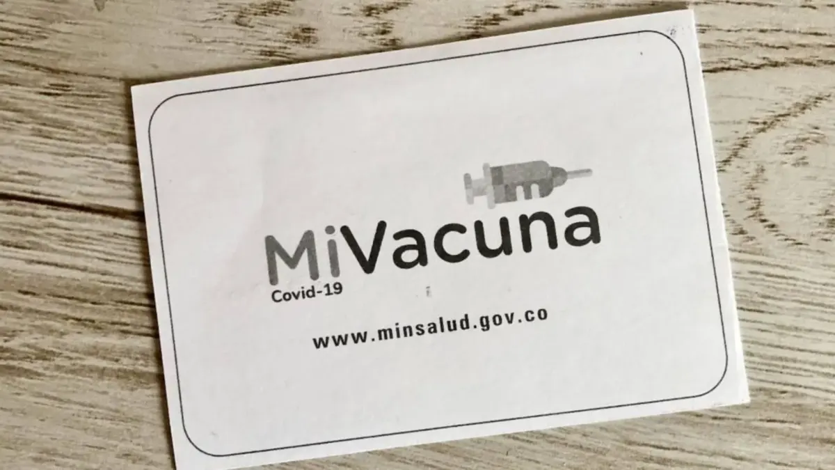 ¿Se le perdió el carnet de vacunación COVID-19? Conozca cómo recuperarlo Si por algún motivo extravió su carnet del COVID‑19 y lo necesita para realizar algún trámite, puede solicitarlo de manera física o digital. Conozca cómo.