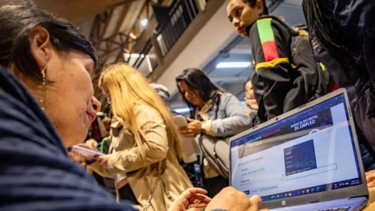 Asista a la feria de trabajo exclusiva para mujeres En conmemoración del Día de la Mujer, el Distrito destinó una feria para que el talento femenino sea protagonista en diferentes puestos de trabajo.